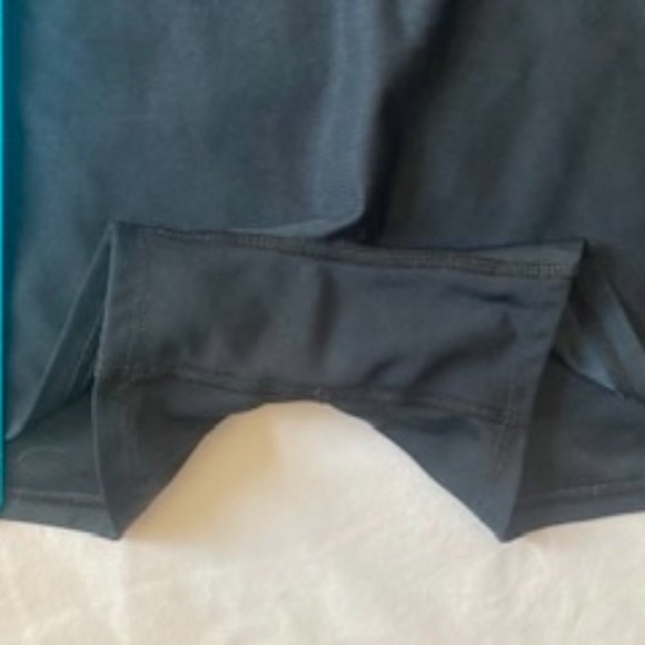 Under Armor Compression Shorts - Picture 2 of 2